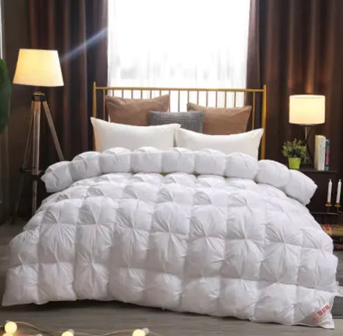 Elegant Luxe Goose Down Quilt: Quilted Cotton Comforter