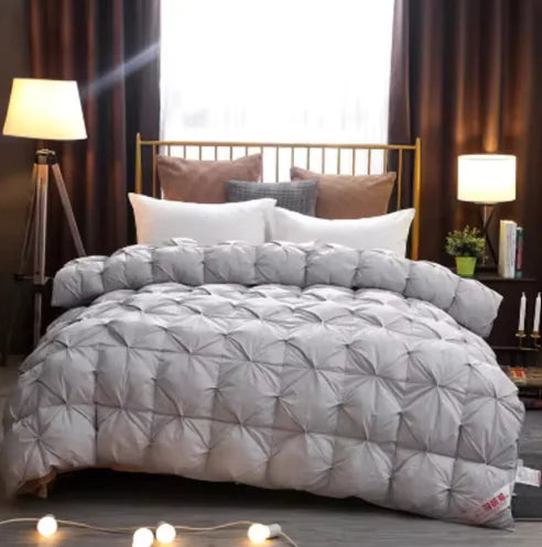 Elegant Luxe Goose Down Quilt: Quilted Cotton Comforter